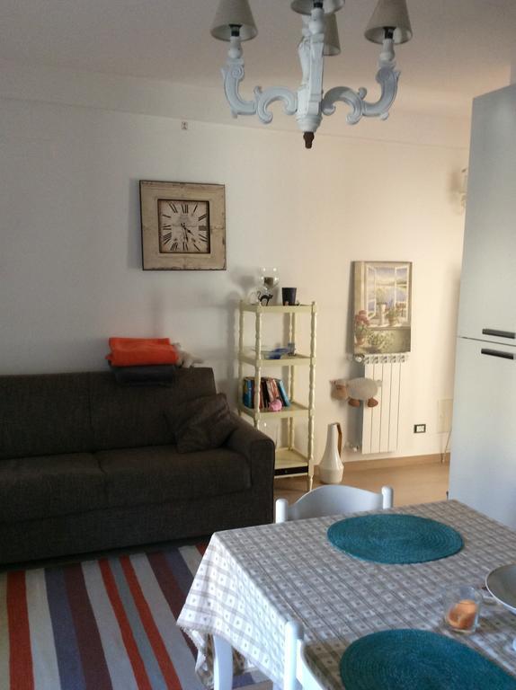 Dolce Casa Di Elena Apartamento Nettuno Quarto foto